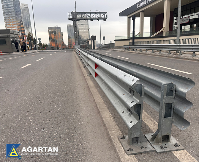 İstanbul Finans Merkezi Çelik Otoyol Bariyerleri